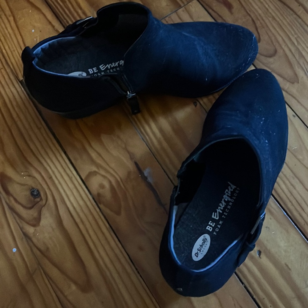 Black Dr Scholl’s booties 8.5